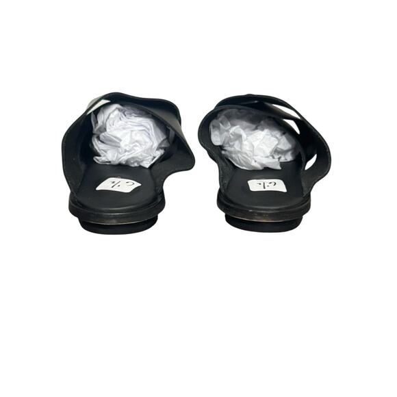 NIB! Clarks Women's Willow Art Leather Flat Black Sandals - Size 6.5 - Picture 7 of 10